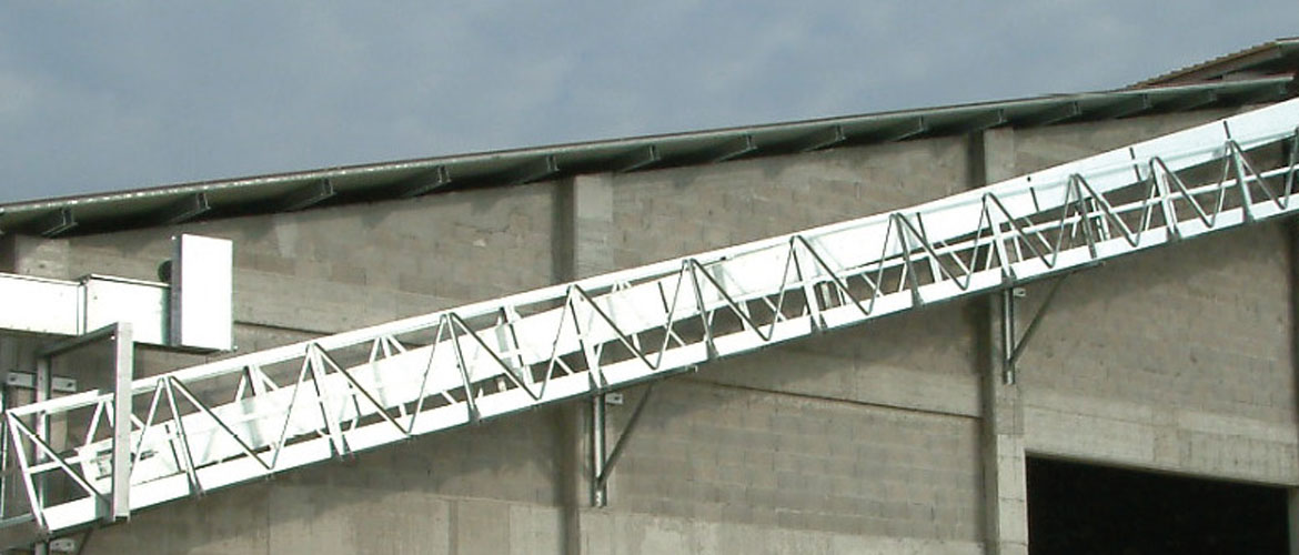 Blade conveyor