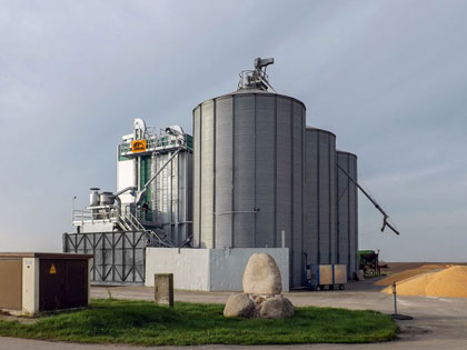 INDUSTRIAL FOOD FARMING